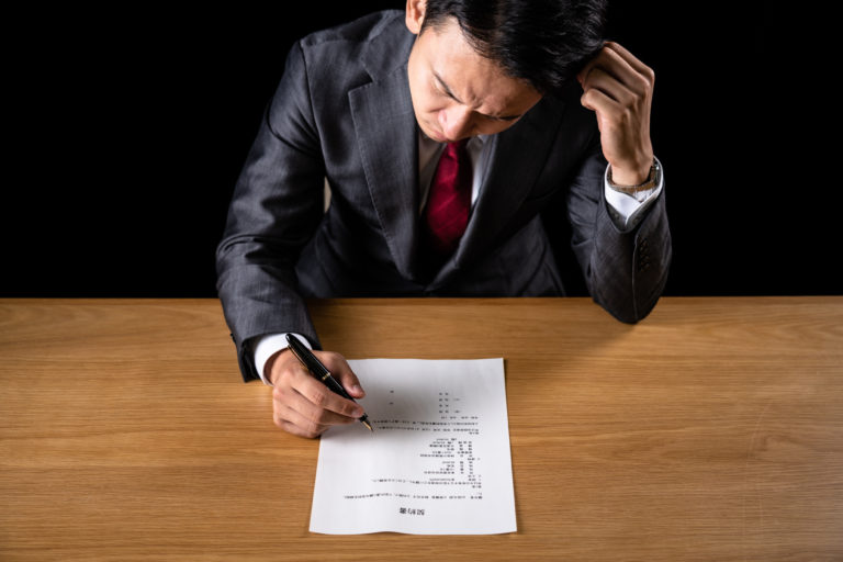 海外で親切な日本人には注意?海外の邦人調査について